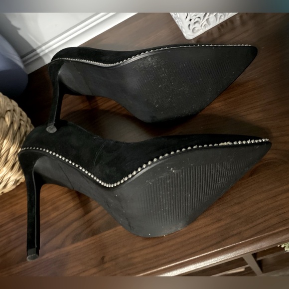 New* Steve Madden Stellar black Suede studded Pumps - Picture 4 of 6